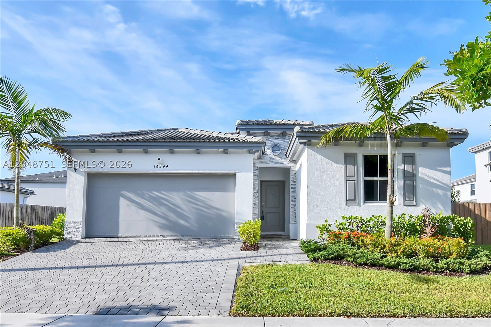 PARADISE PINES - Residential