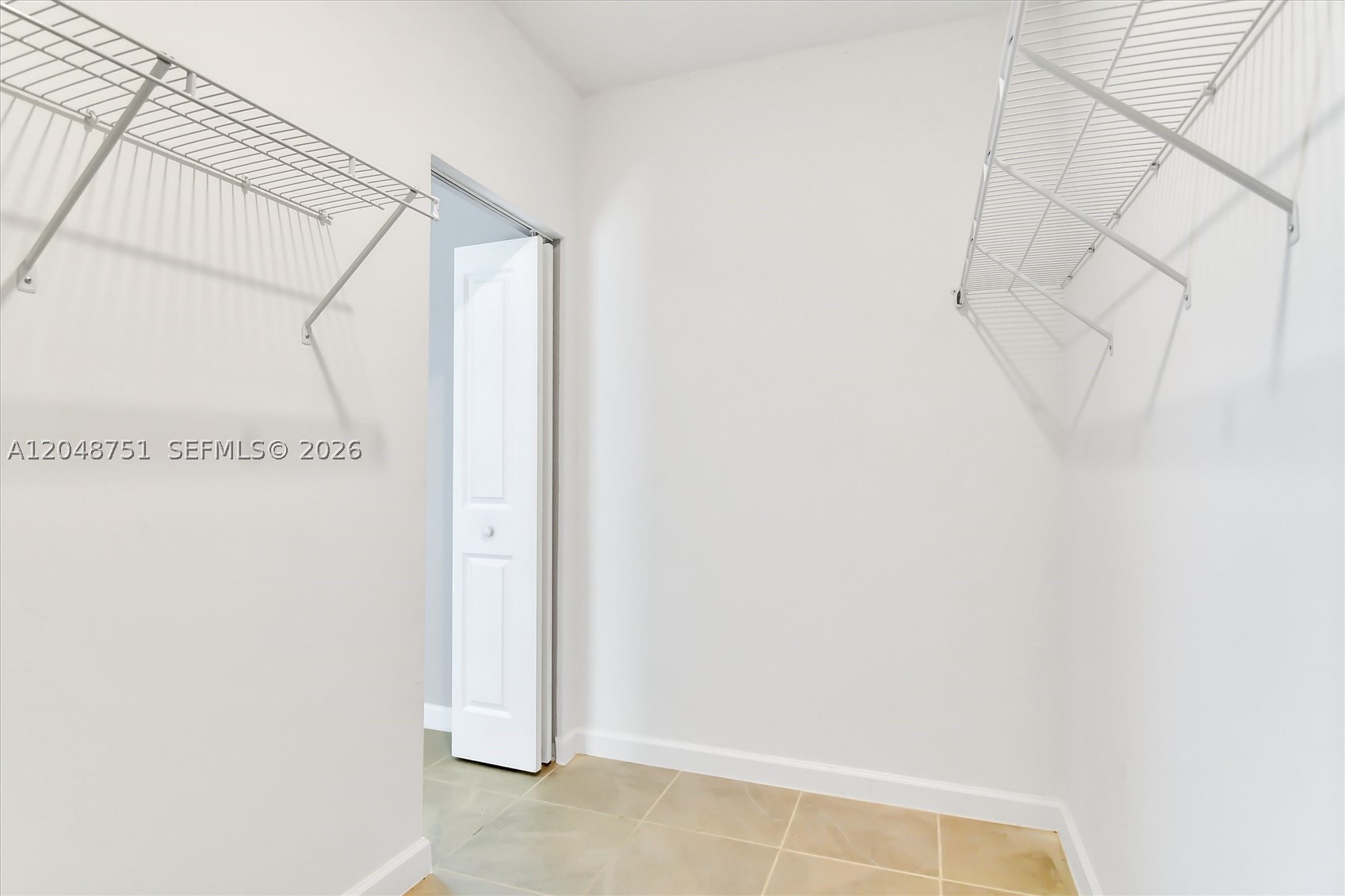 PARADISE PINES - Residential