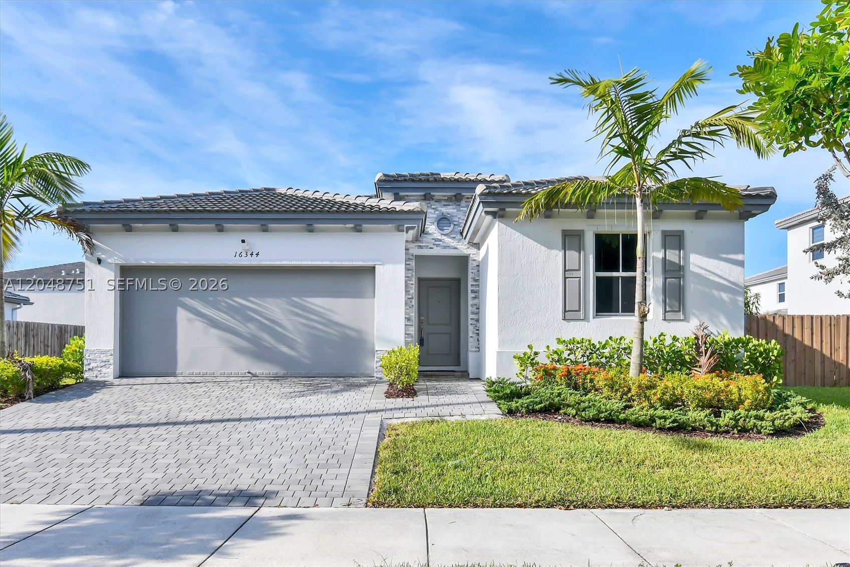 PARADISE PINES - Residential