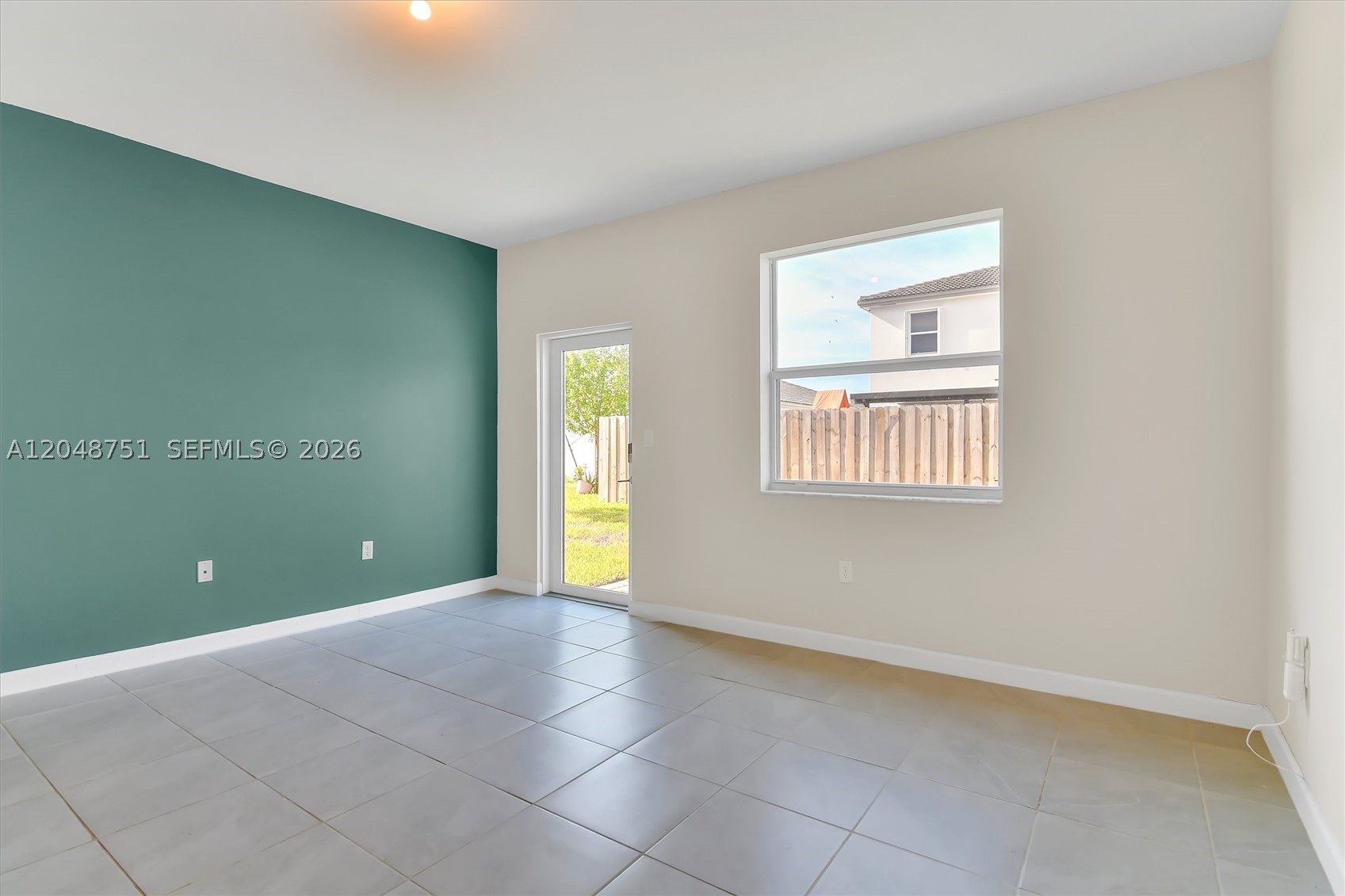 PARADISE PINES - Residential