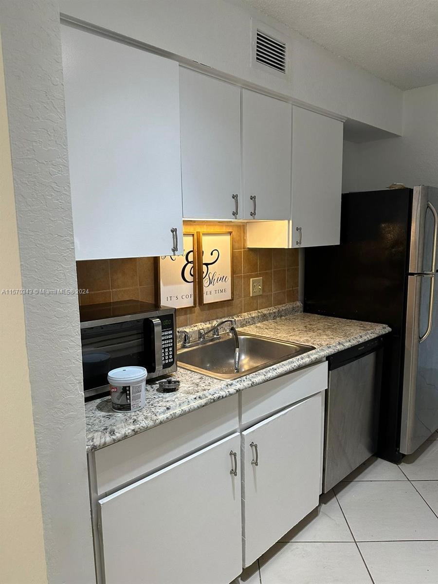 BOYNTON LANDINGS CONDO - Residential Lease