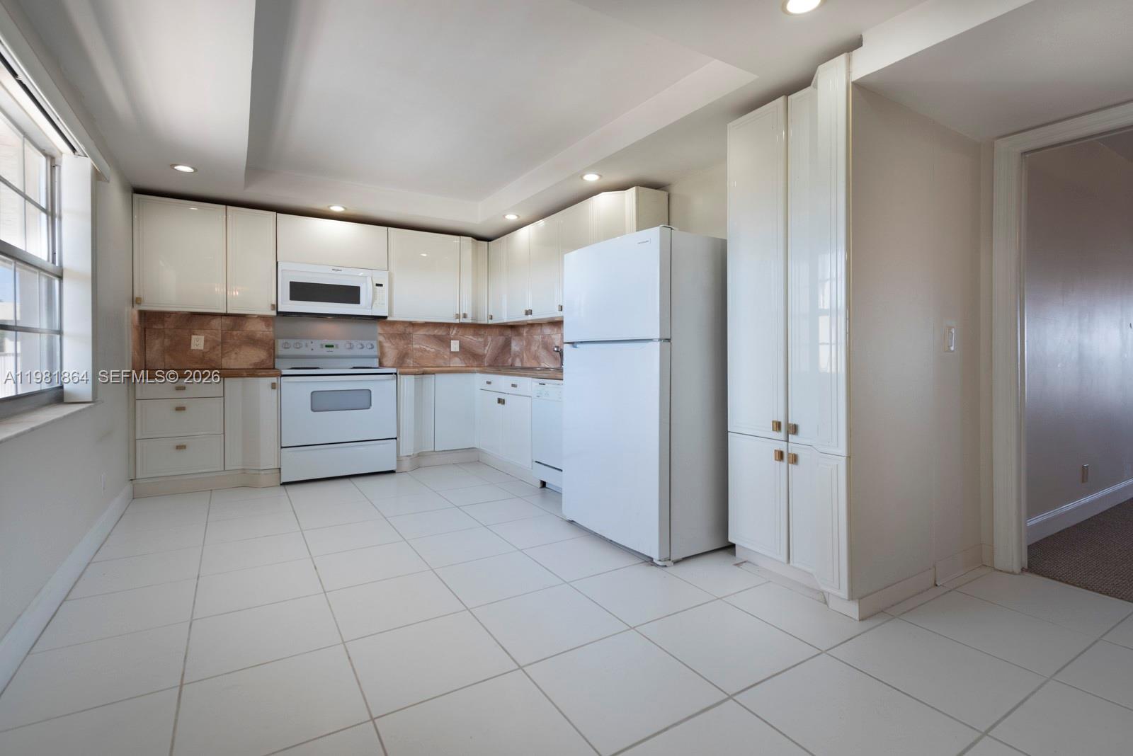 PALM-AIRE C C APTS 121 CO - Residential