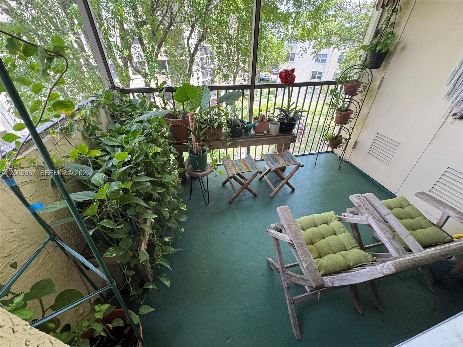 LAS VISTAS AT DORAL CONDO - Residential