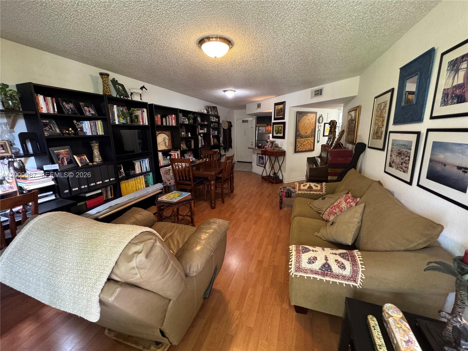 LAS VISTAS AT DORAL CONDO - Residential