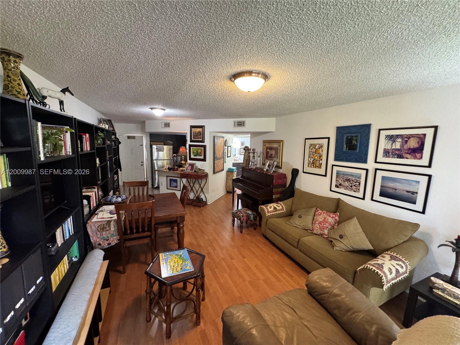 LAS VISTAS AT DORAL CONDO - Residential