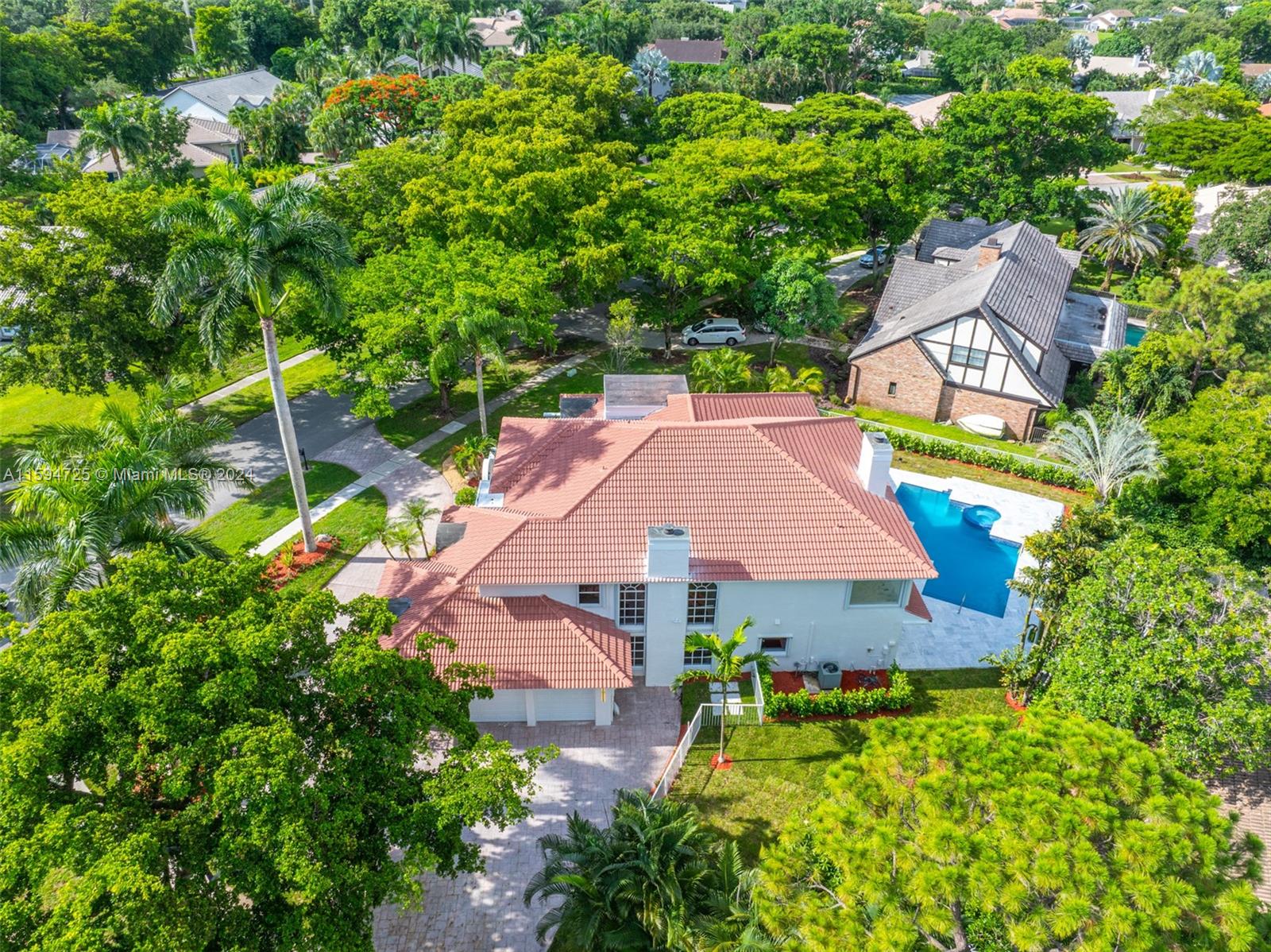 WOODFIELD HUNT CLUB II - Residential Lease