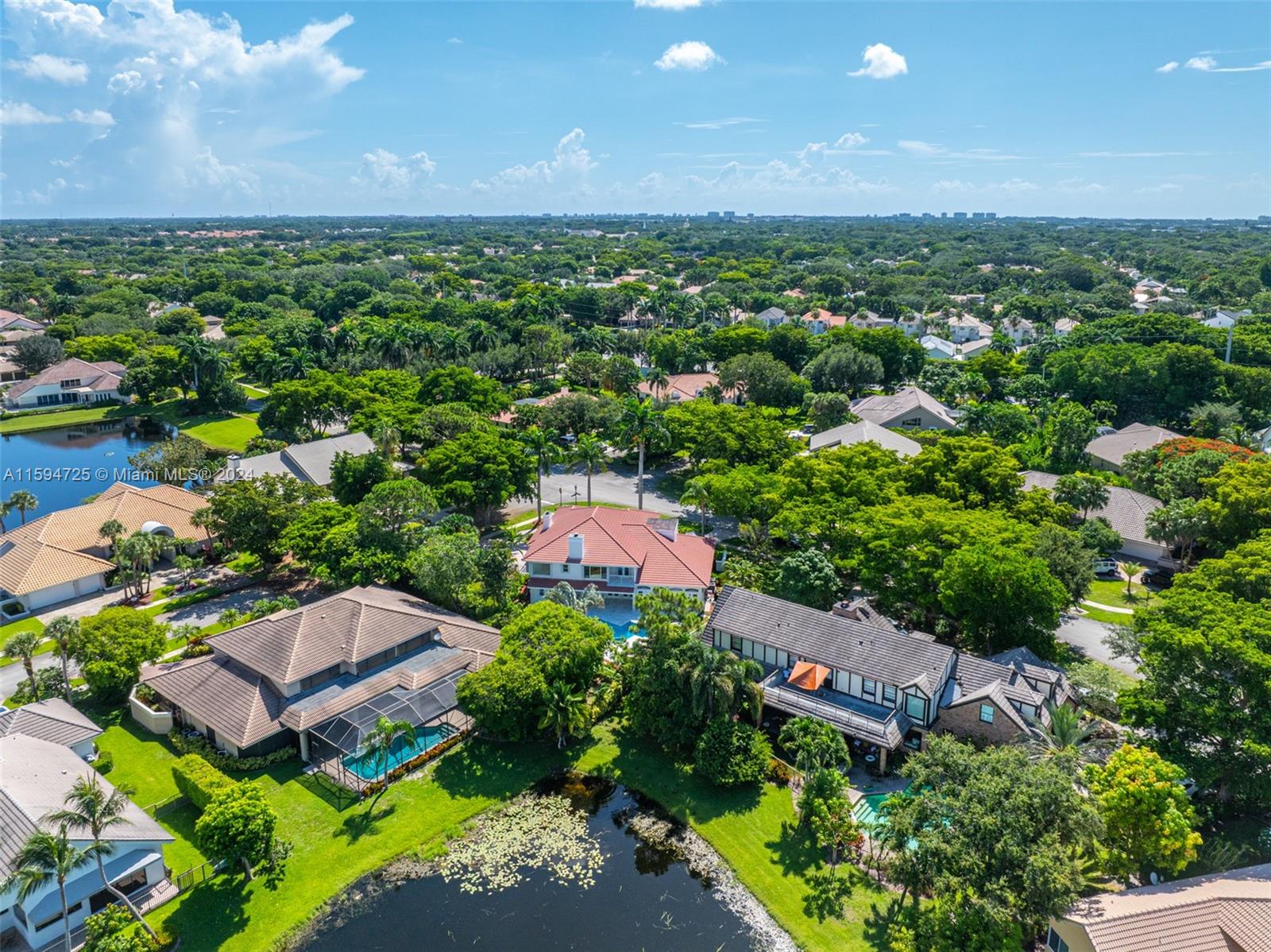 WOODFIELD HUNT CLUB II - Residential Lease