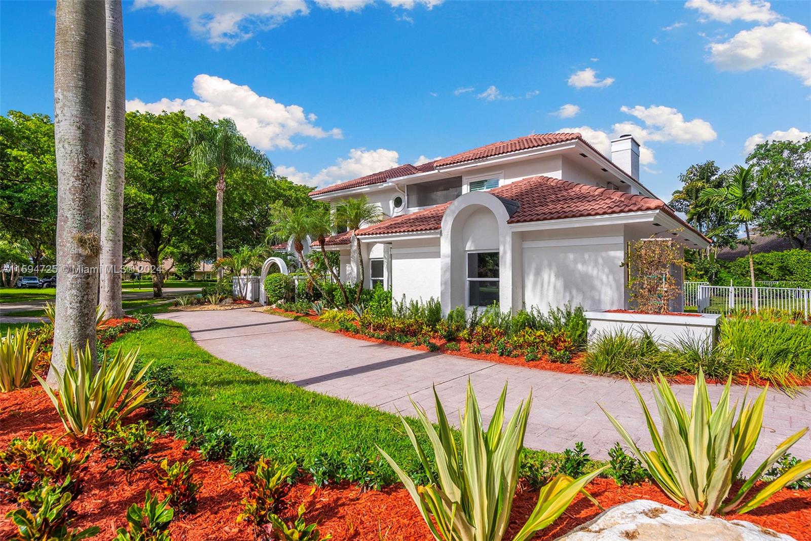 WOODFIELD HUNT CLUB II - Residential Lease
