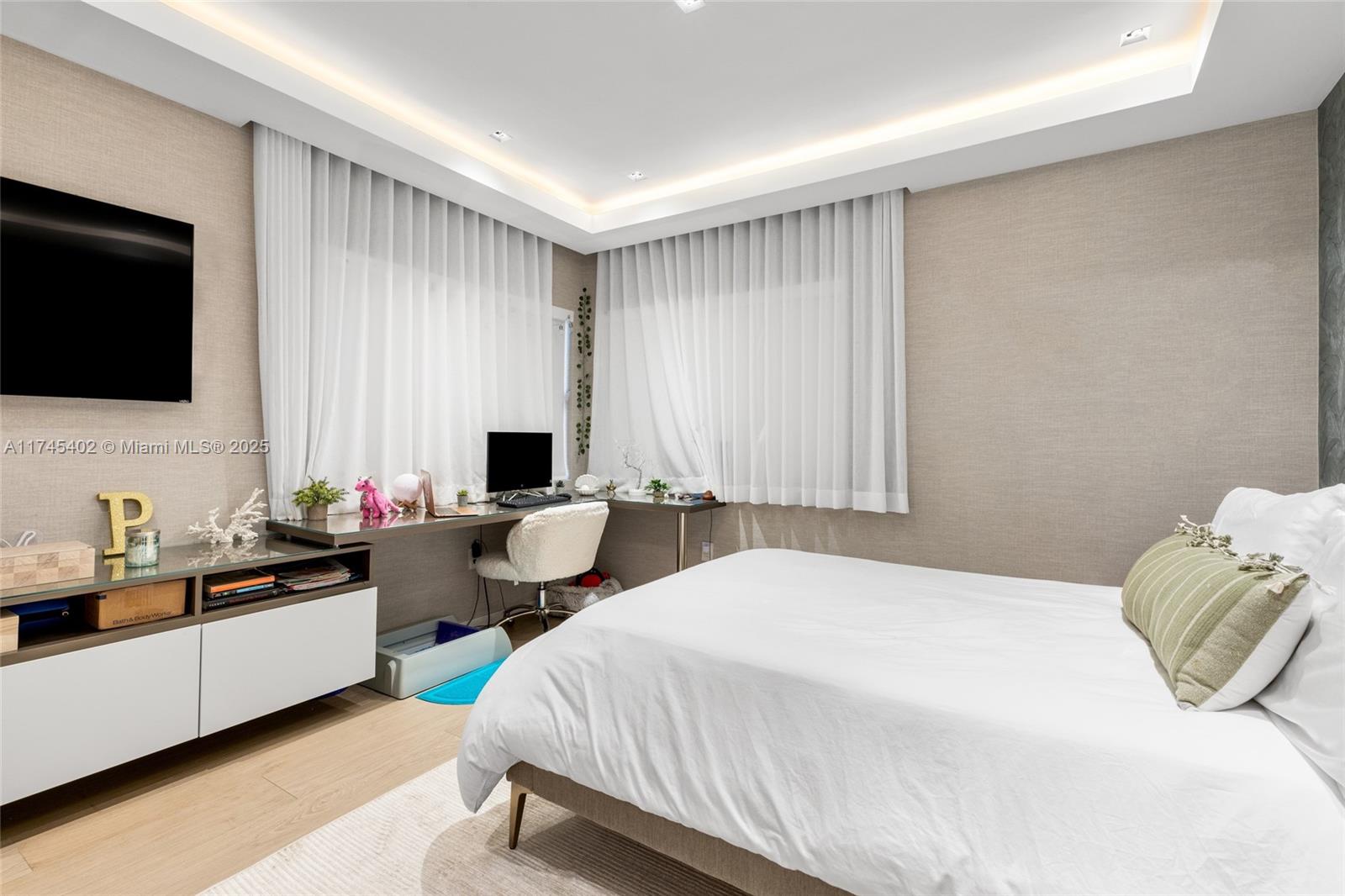 HIBISCUS ISLAND - Residential Lease