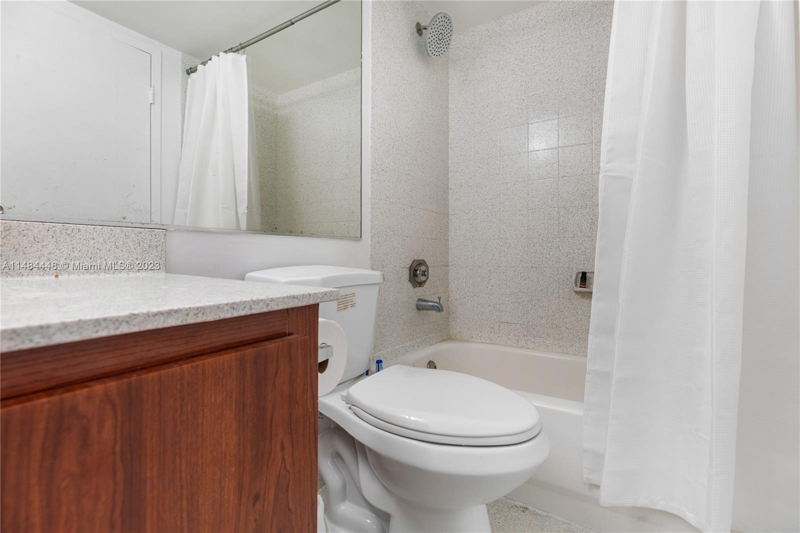 THE GRANDVIEW PALACE COND - Residential Lease
