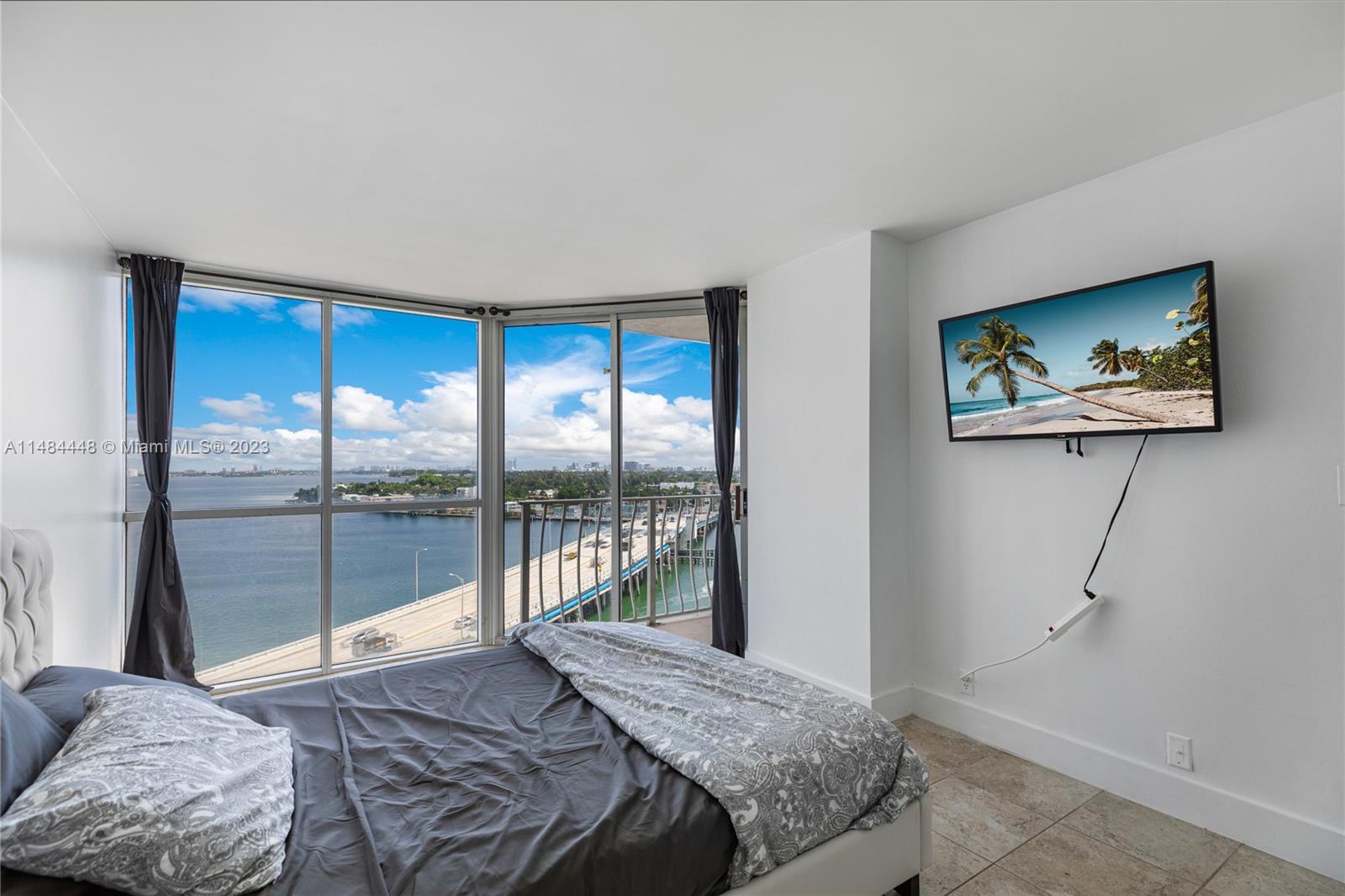 THE GRANDVIEW PALACE COND - Residential Lease