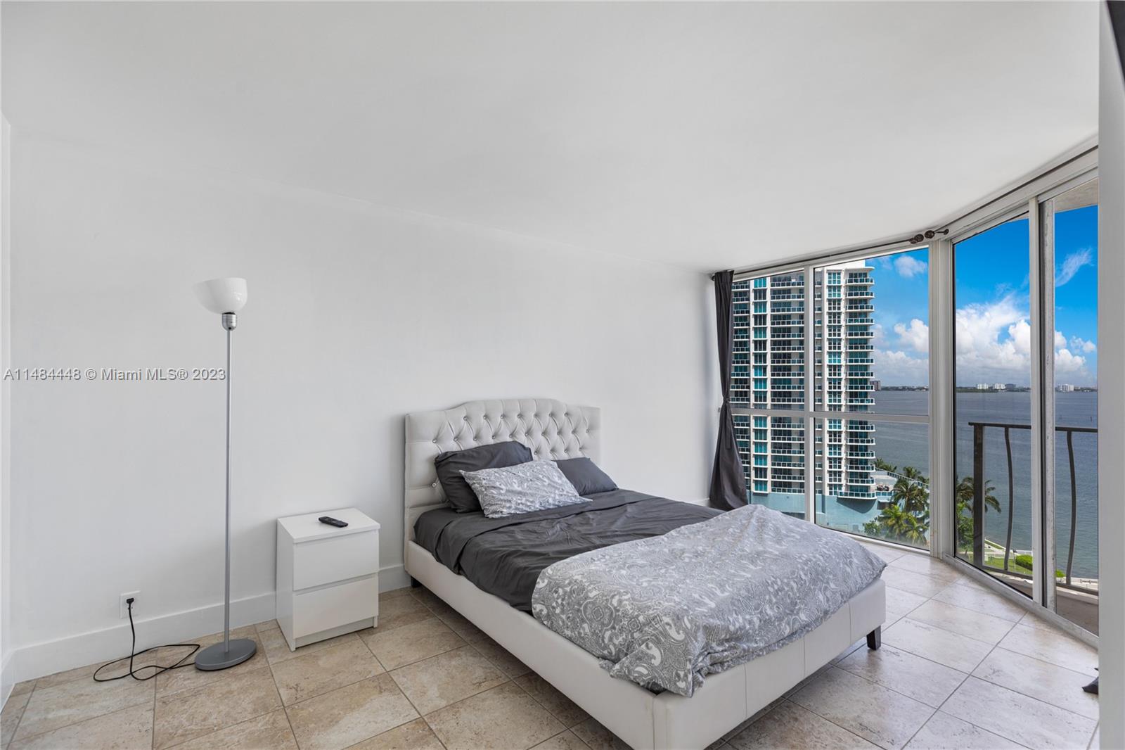 THE GRANDVIEW PALACE COND - Residential Lease