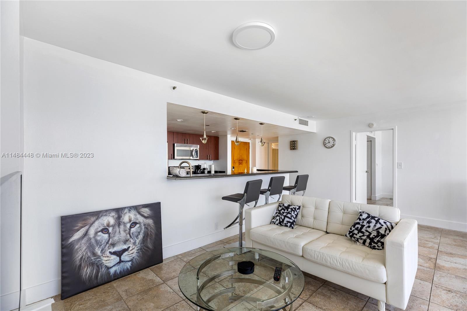THE GRANDVIEW PALACE COND - Residential Lease