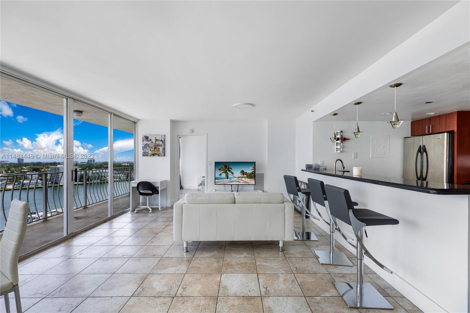 THE GRANDVIEW PALACE COND - Residential Lease