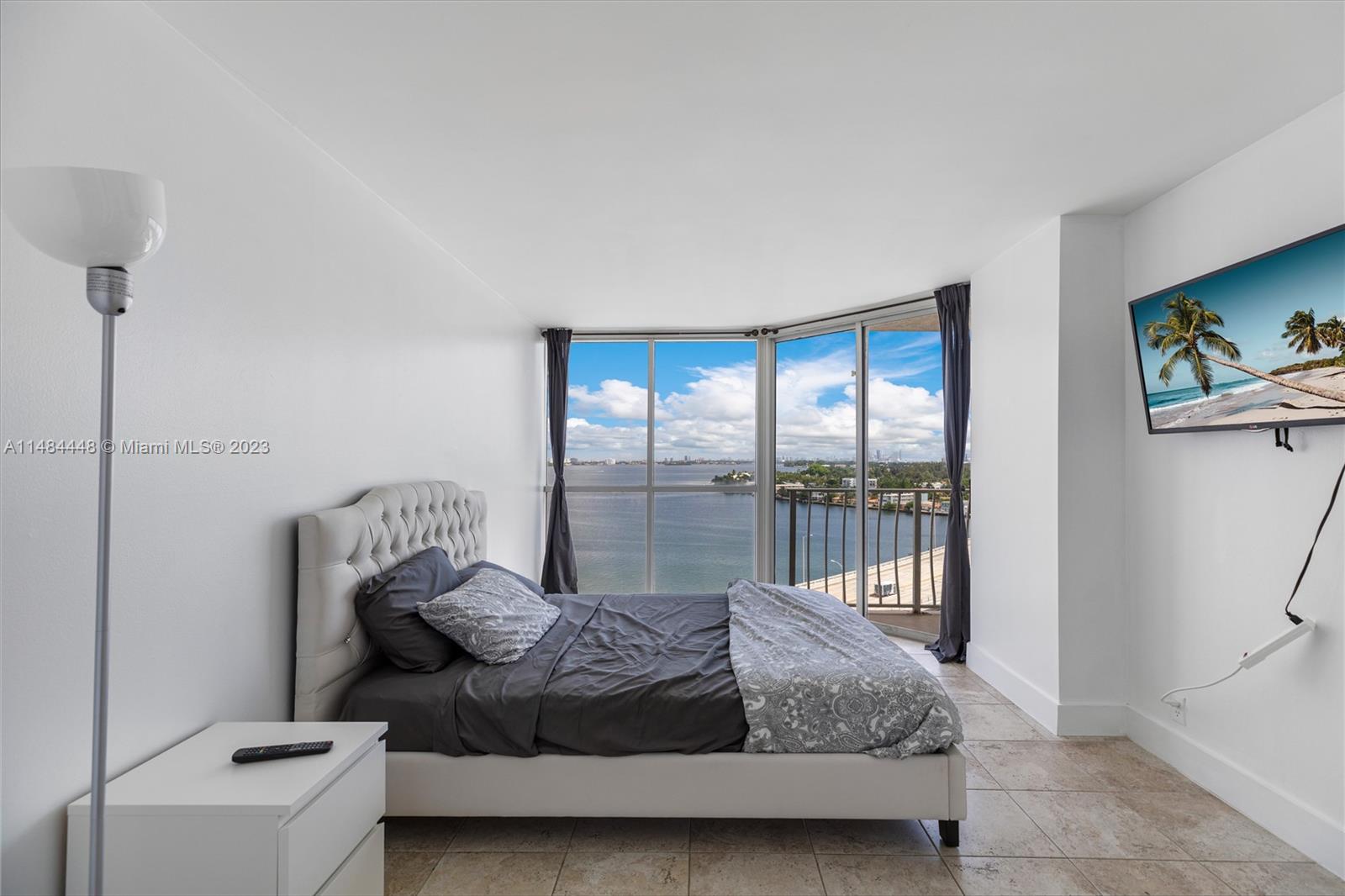 THE GRANDVIEW PALACE COND - Residential Lease
