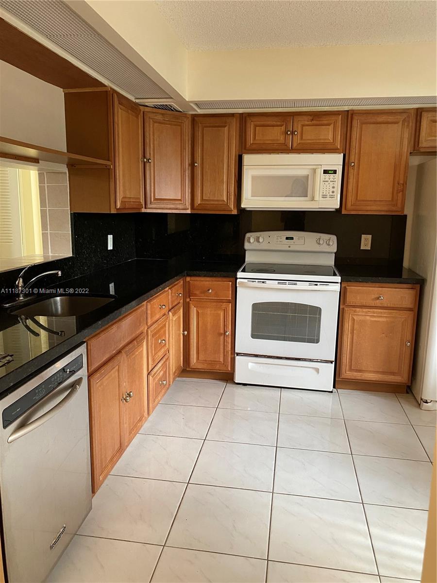 CAMBRIDGE #2 AT CENTURY V - Residential Lease