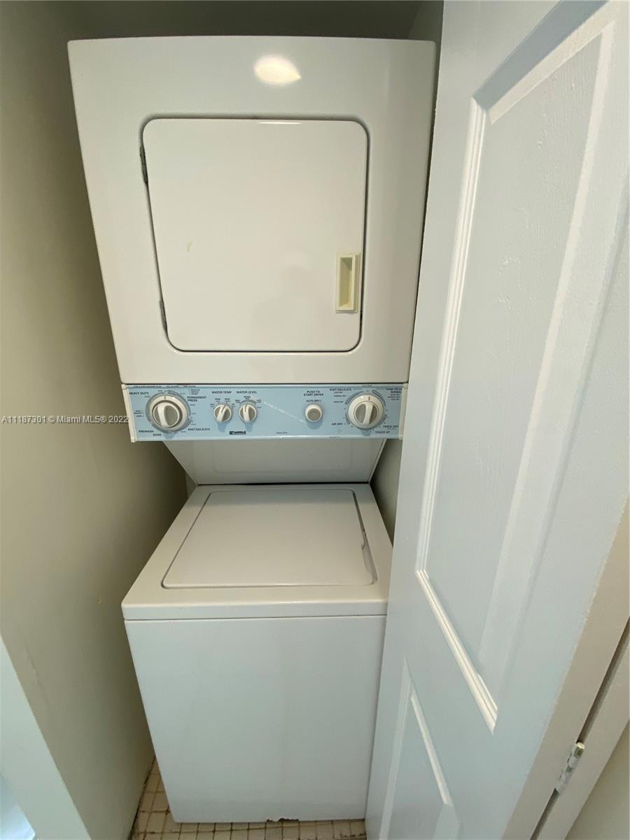 CAMBRIDGE #2 AT CENTURY V - Residential Lease
