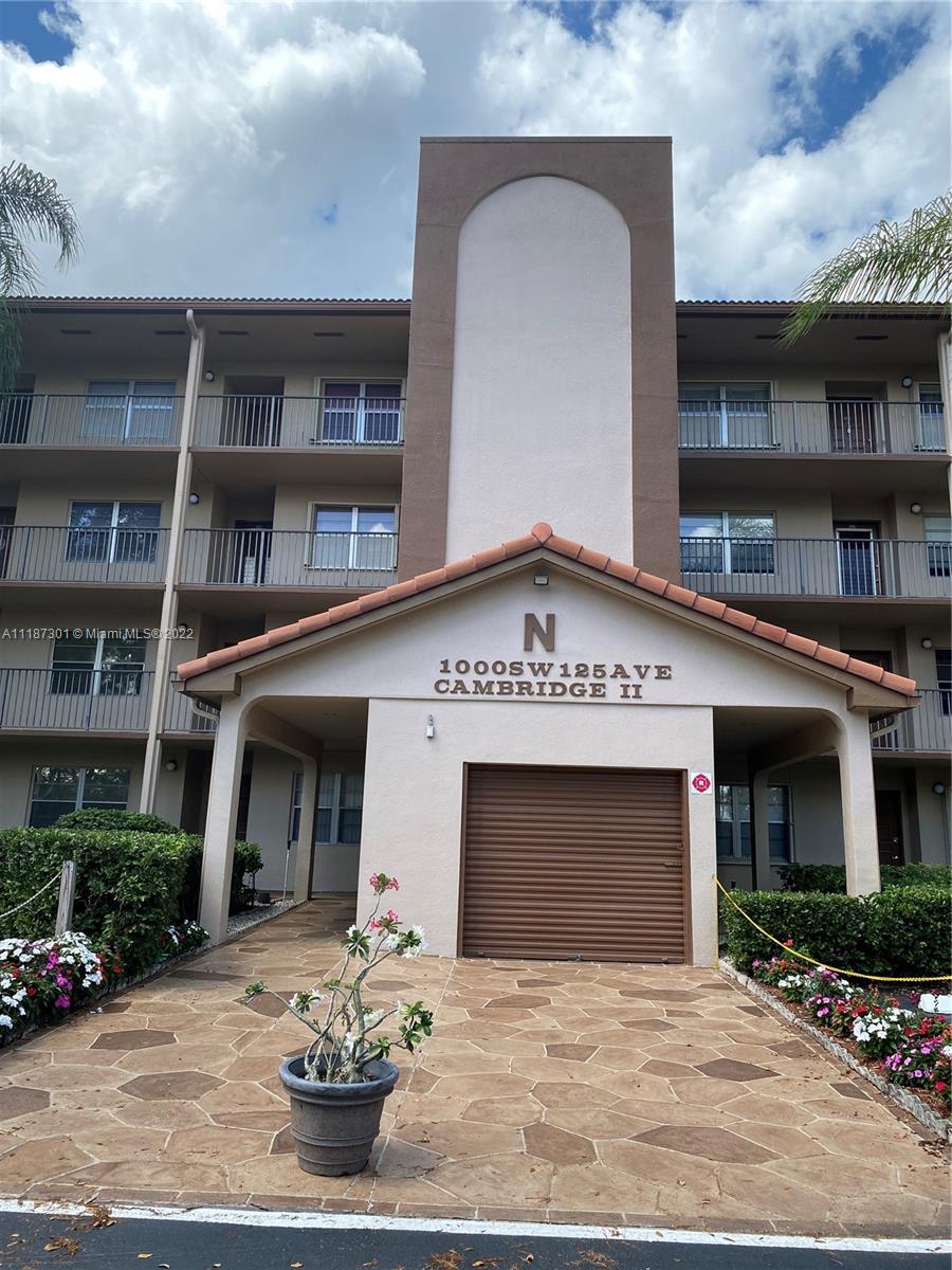 RESORT STYLE CONDO IN THE BEAUTIFUL COMMUNITY OF CENTURY VILLAGE IN PEMBROKE PINES. ONE BEDROOM, ONE FULL BATH AND A HALF, FIRST FLOOR, REMODELED KITCHEN, INCLUDES WASHER AND DRYER INSIDE UNIT, LAMINATED FLOORING, PANTRY, BUILT IN WALK-IN CLOSET, RESORT STYLE AMENITIES WITH AN AMAZING CLUBHOUSE WHICH INCLUDES MANY ACTIVITIES TO CHOOSE FROM, COMMUNITY POOLS, TENNIS COURTS, TROLLEY BUSES TAKE RESIDENTS TO NEARBY LOCATIONS, CLOSE TO SHOPPING CENTERS, MEDICAL OFFICES, PEMBROKE PINES MALL, PEMBROKE GARDENS SHOPS, SHOPPING CENTERS, RESTAURANTS, I-75, AND NEAR OTHER HIGHWAYS, READY TO MOVE IN CONDITIONS
 THIS IS 55+ COMMUNITY, UNIT INCLUDES WASHER AND DRYER INSIDE UNIT.