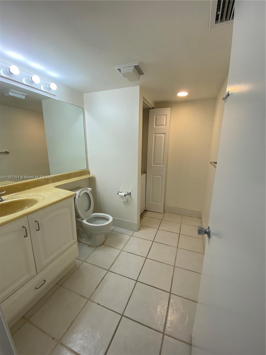 CAMBRIDGE #2 AT CENTURY V - Residential Lease