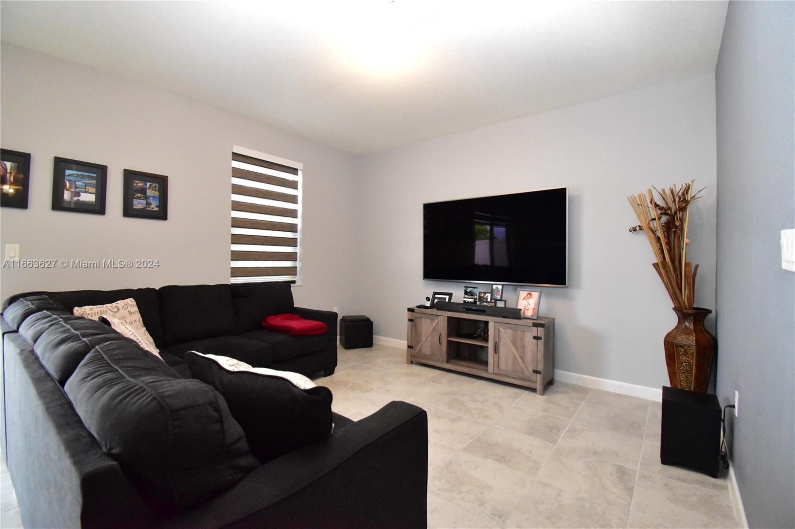 AQUABELLA SECTION ONE - Residential