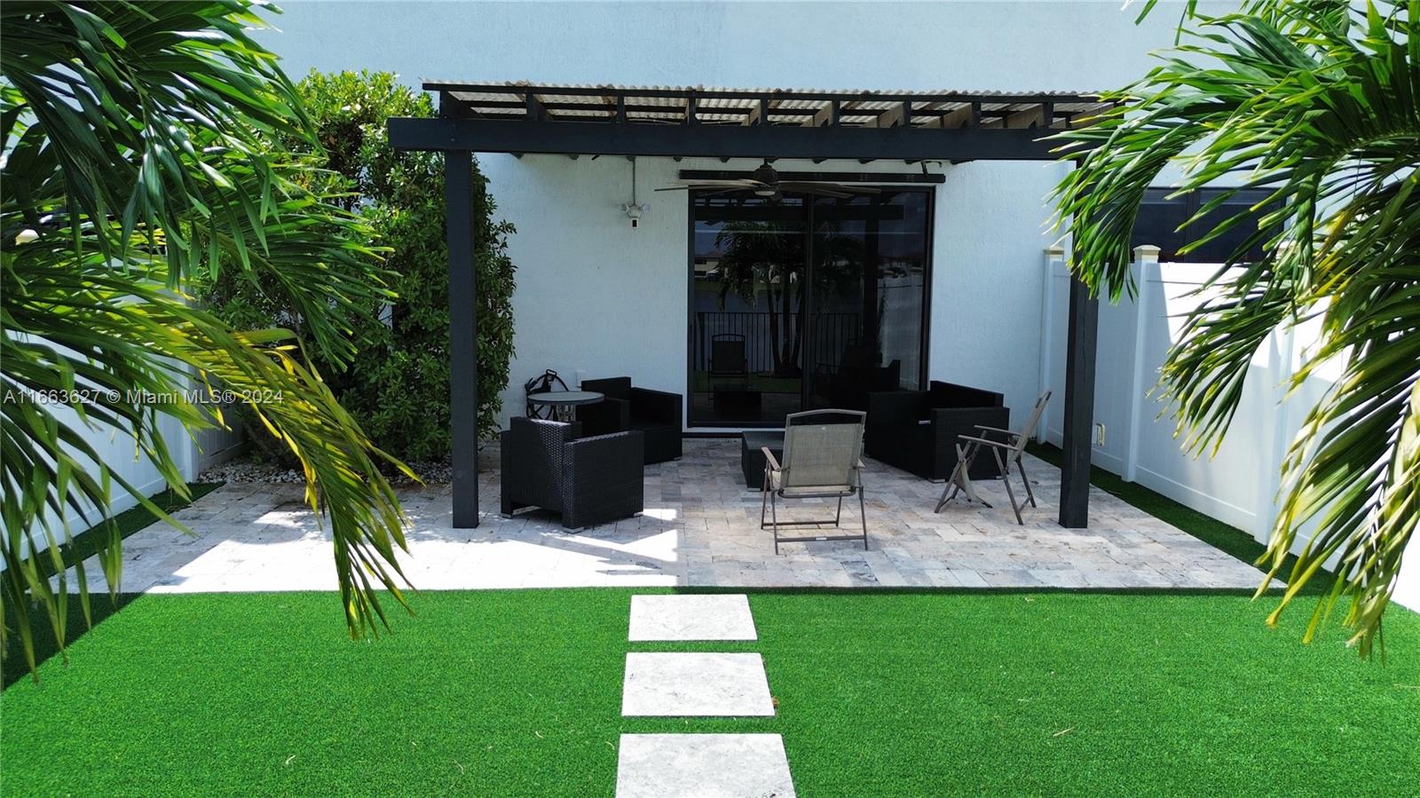 AQUABELLA SECTION ONE - Residential