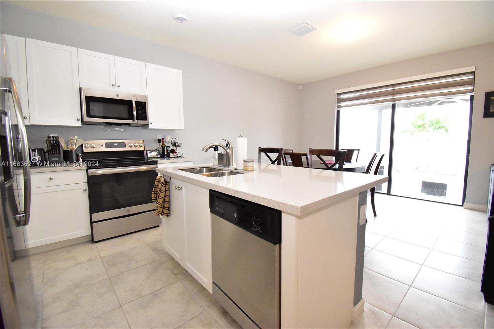 AQUABELLA SECTION ONE - Residential