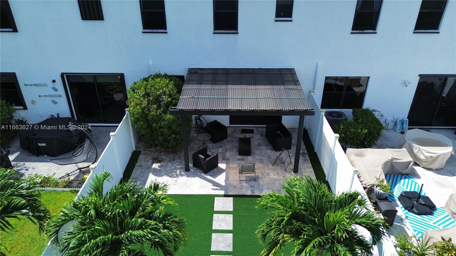 AQUABELLA SECTION ONE - Residential