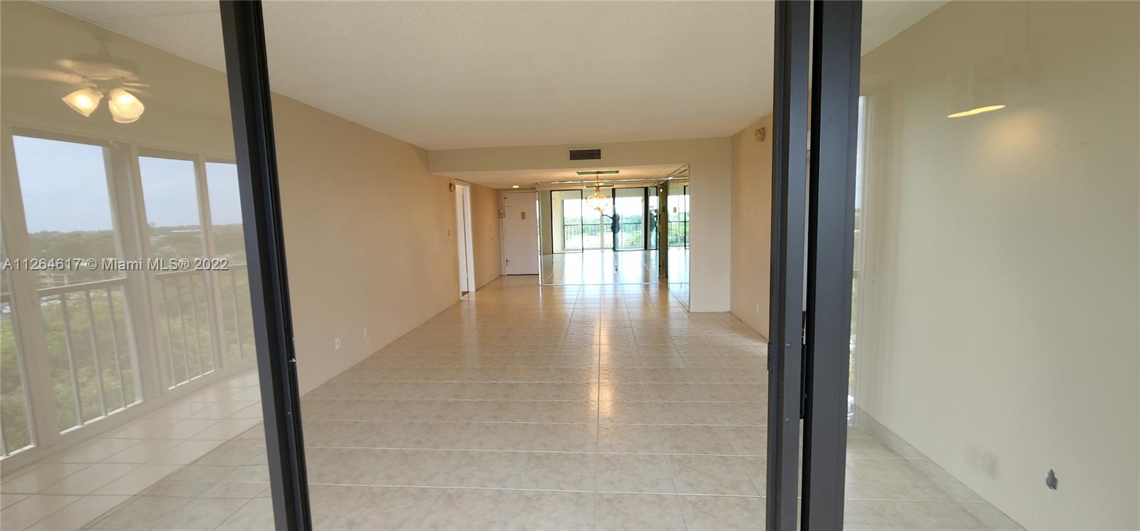 COUNTRY CLUB APTS AT BONA - Residential