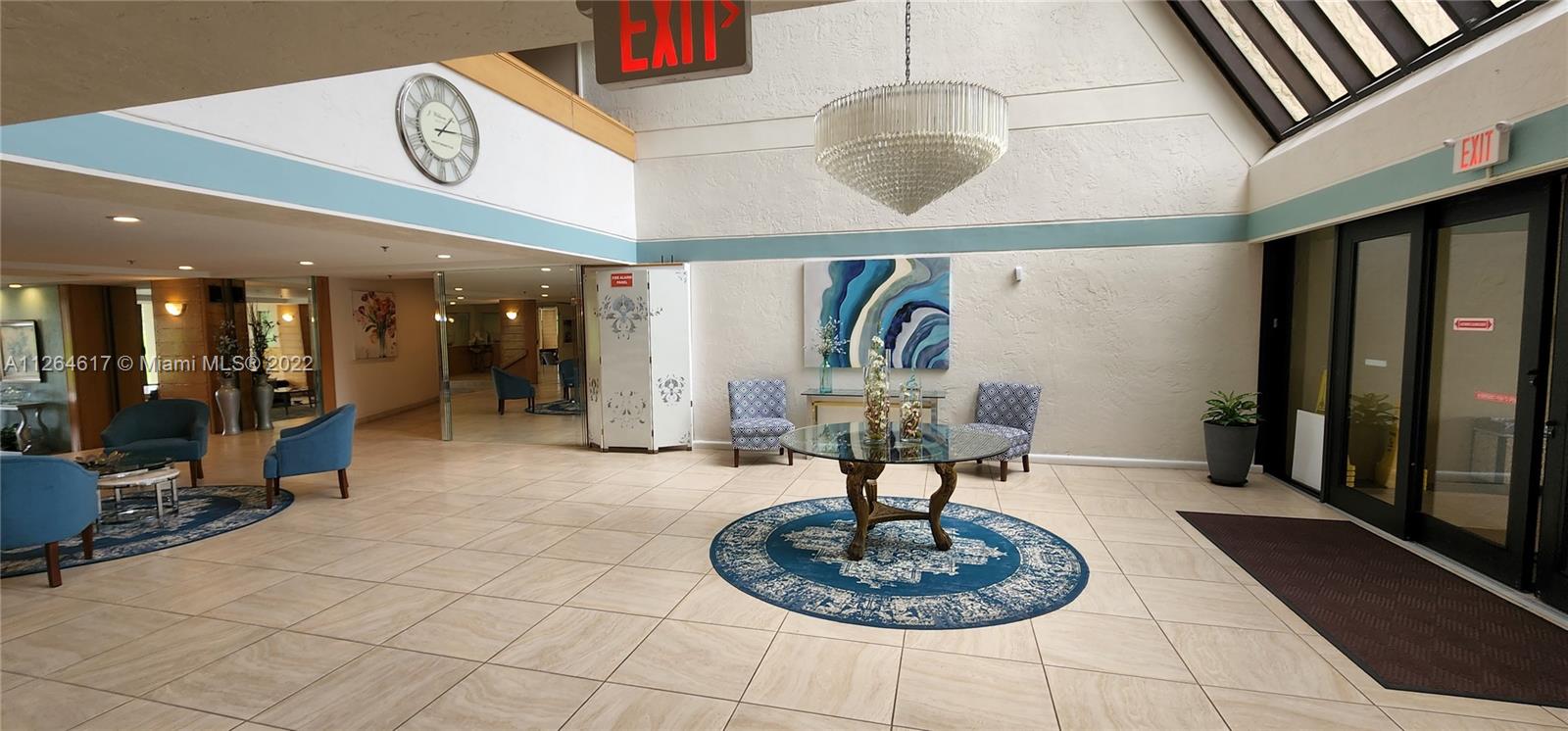 COUNTRY CLUB APTS AT BONA - Residential