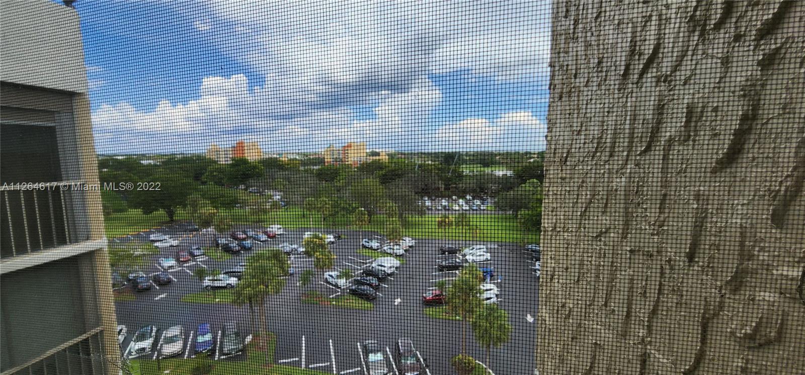 COUNTRY CLUB APTS AT BONA - Residential