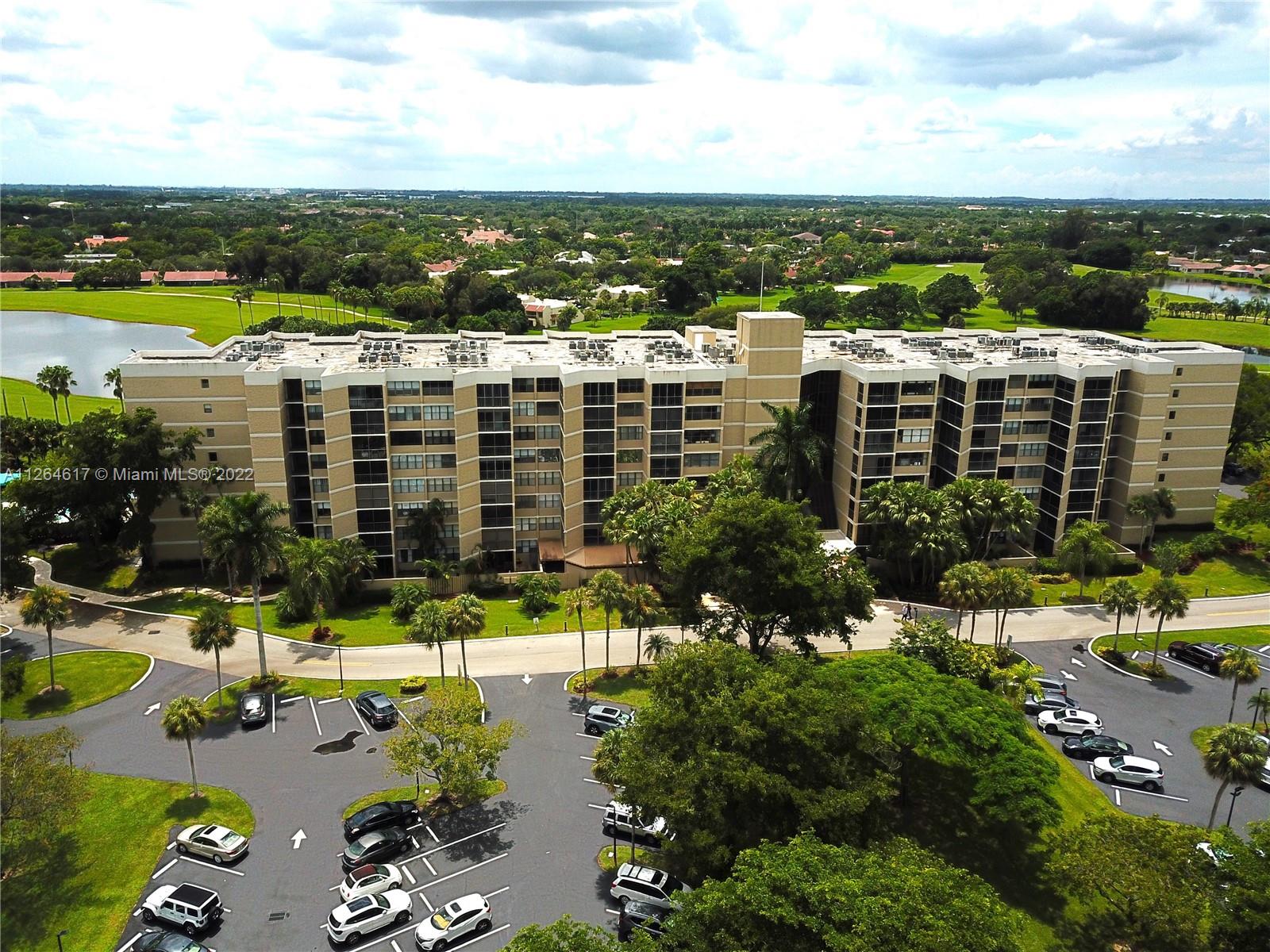 COUNTRY CLUB APTS AT BONA - Residential