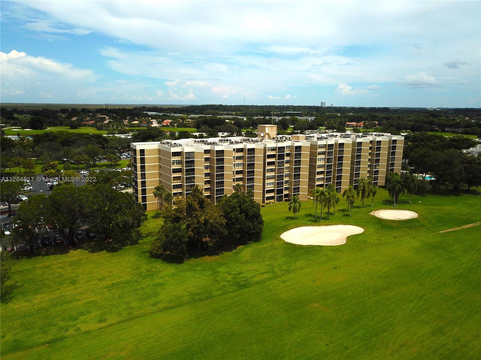 COUNTRY CLUB APTS AT BONA - Residential