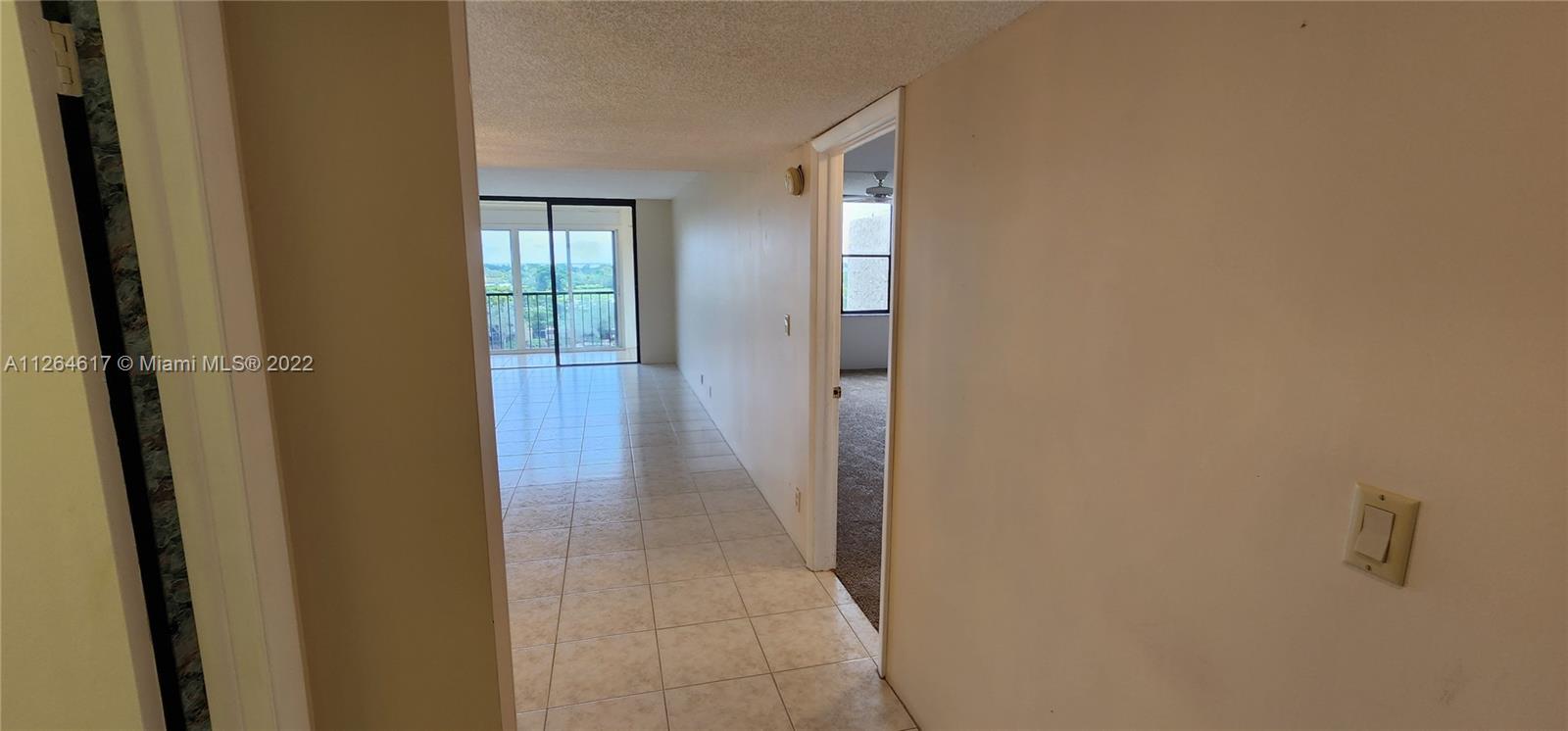 COUNTRY CLUB APTS AT BONA - Residential