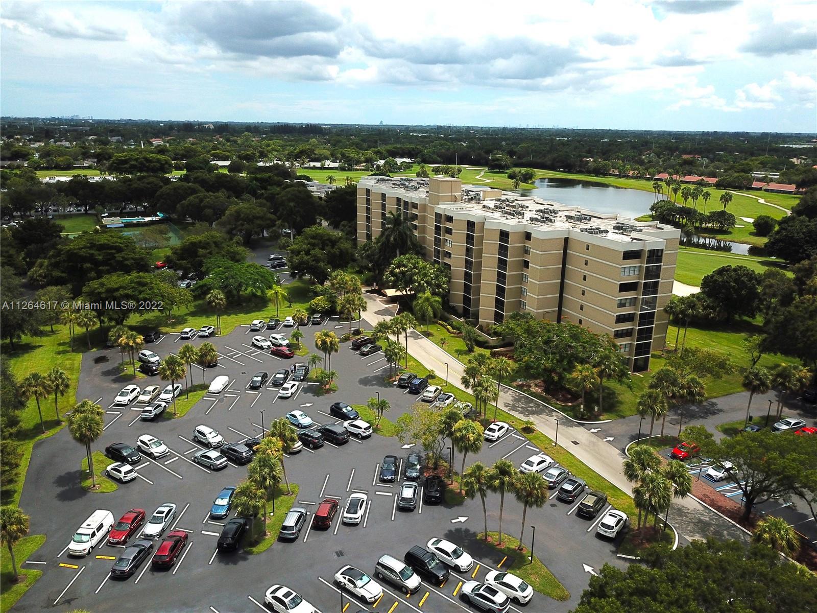 COUNTRY CLUB APTS AT BONA - Residential