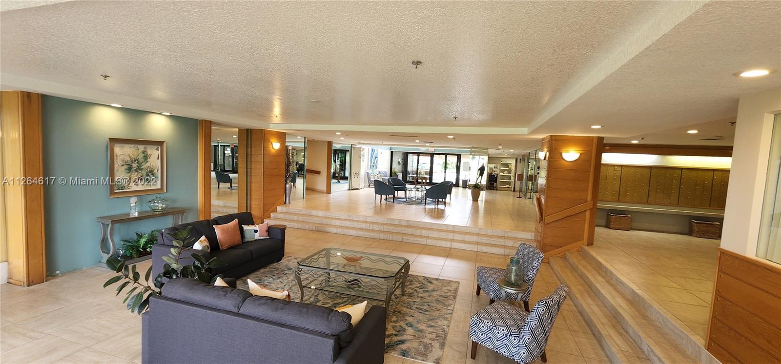 COUNTRY CLUB APTS AT BONA - Residential