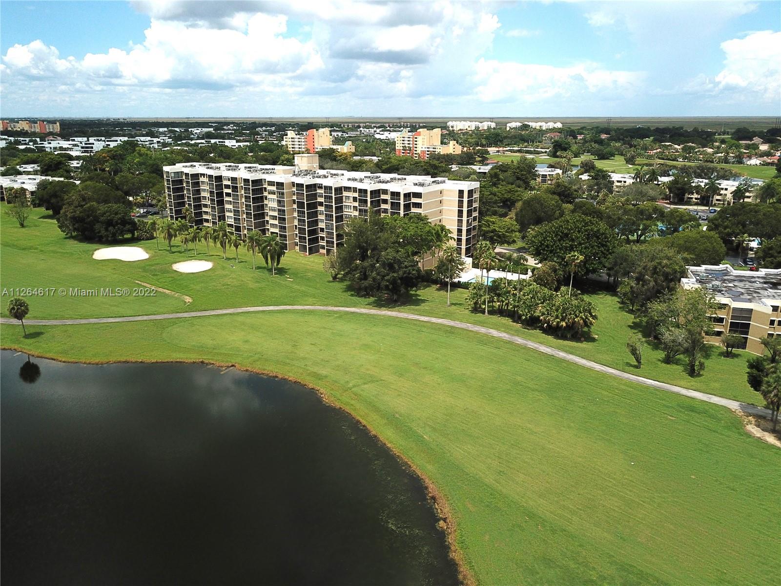 COUNTRY CLUB APTS AT BONA - Residential