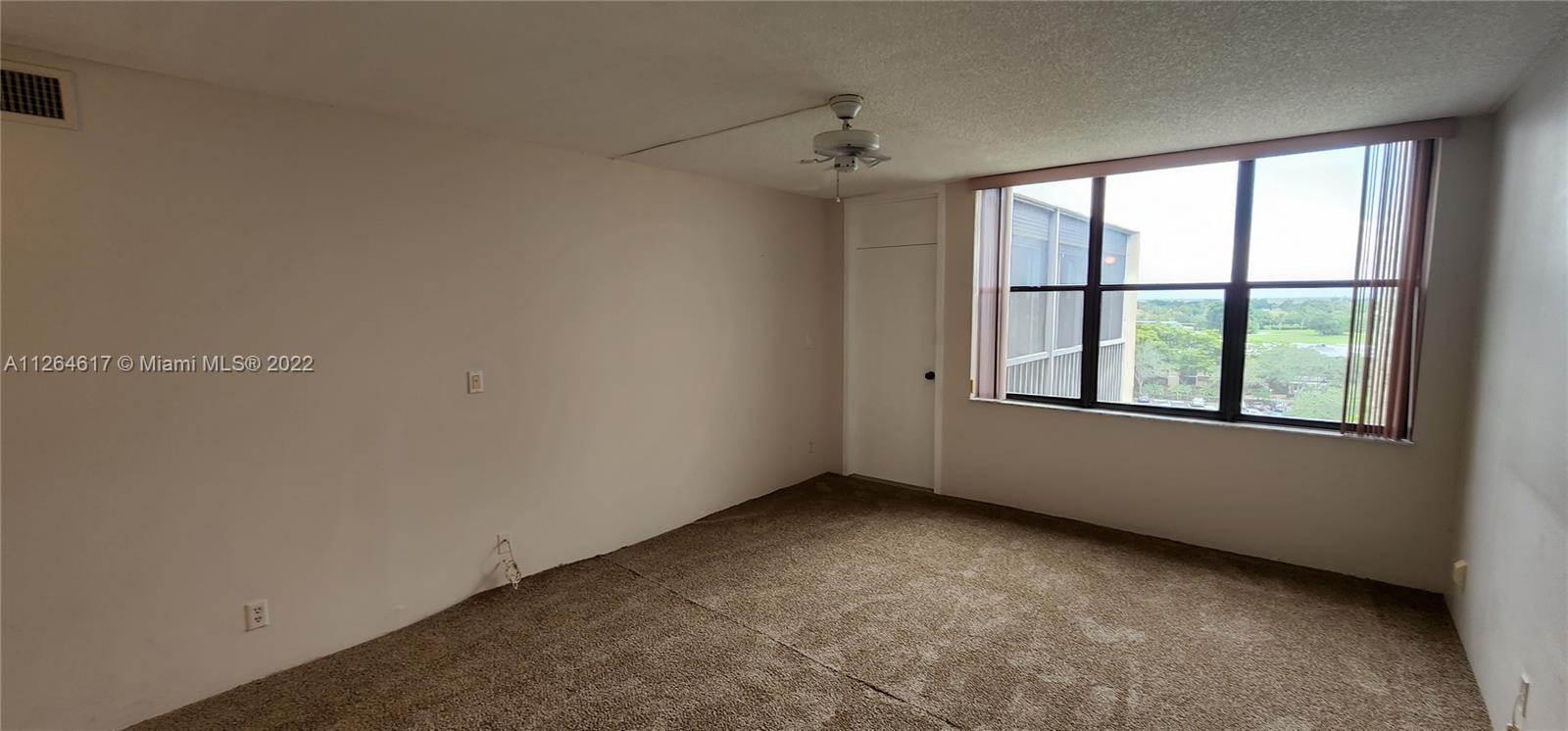 COUNTRY CLUB APTS AT BONA - Residential