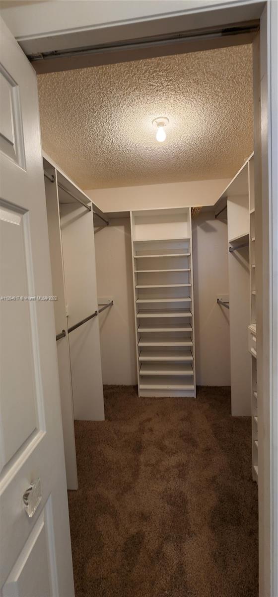 COUNTRY CLUB APTS AT BONA - Residential