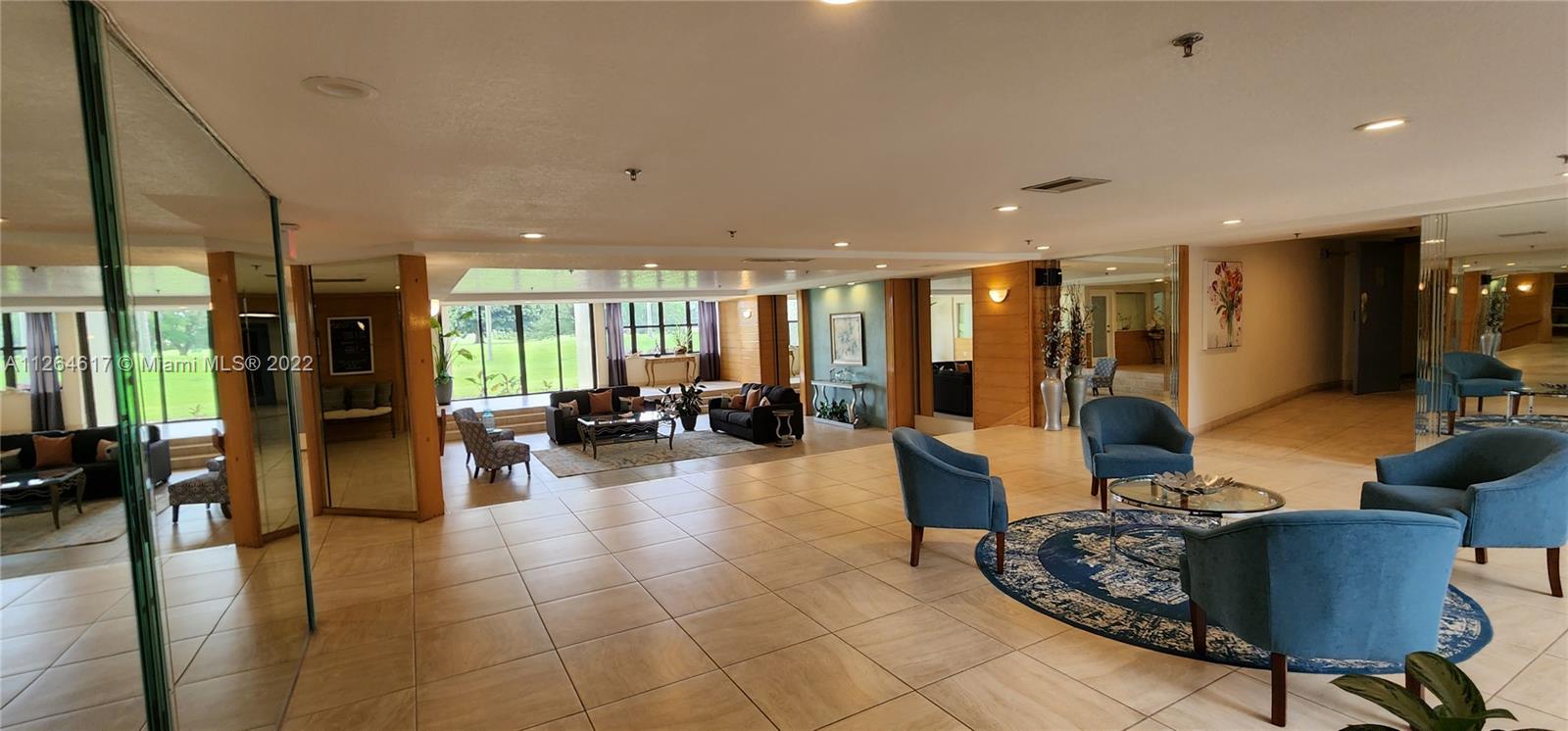 COUNTRY CLUB APTS AT BONA - Residential