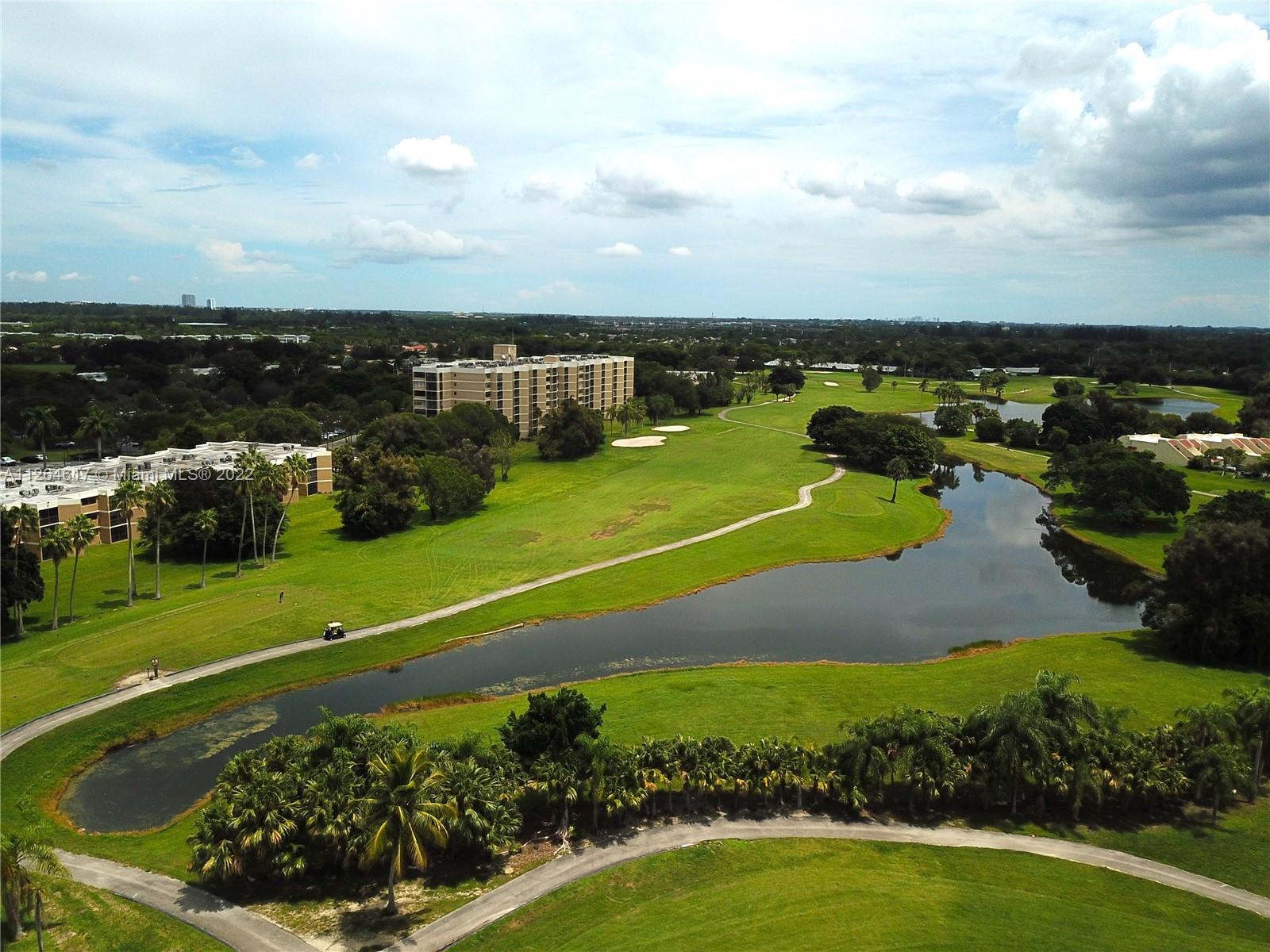 COUNTRY CLUB APTS AT BONA - Residential