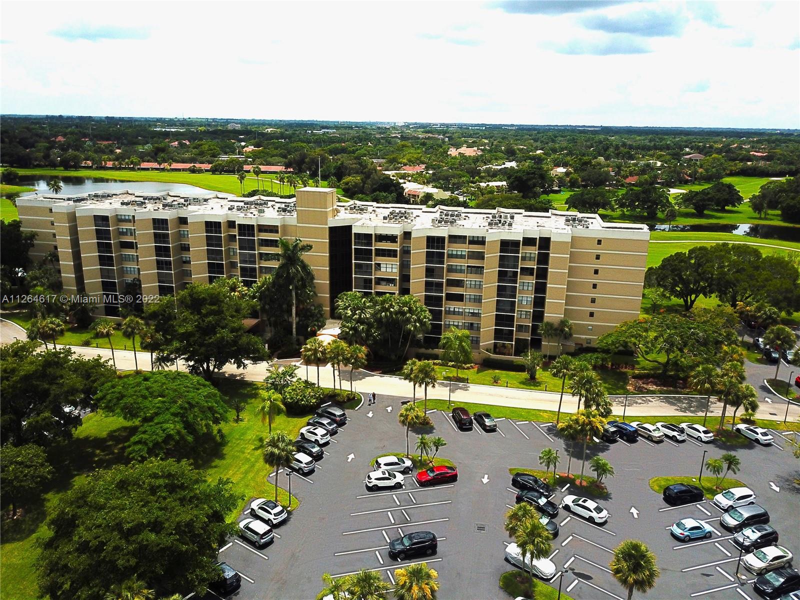 COUNTRY CLUB APTS AT BONA - Residential