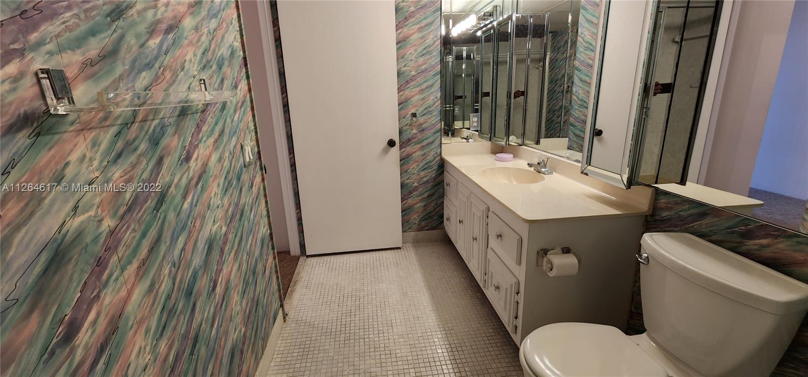 COUNTRY CLUB APTS AT BONA - Residential