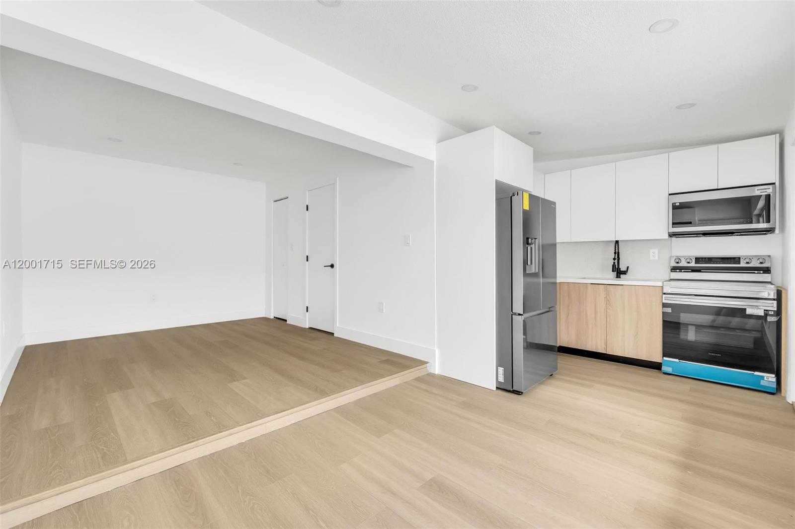 CORAL RIDGE ISLES - Residential Lease