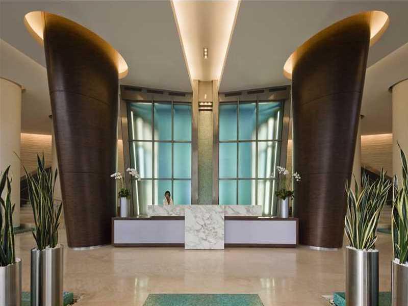TRUMP ROYALE CONDO - Residential Lease