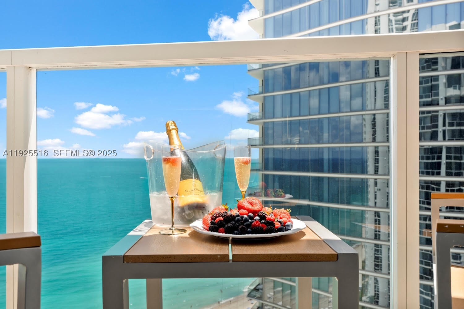 TRUMP INTERNATIONAL SONES - Residential