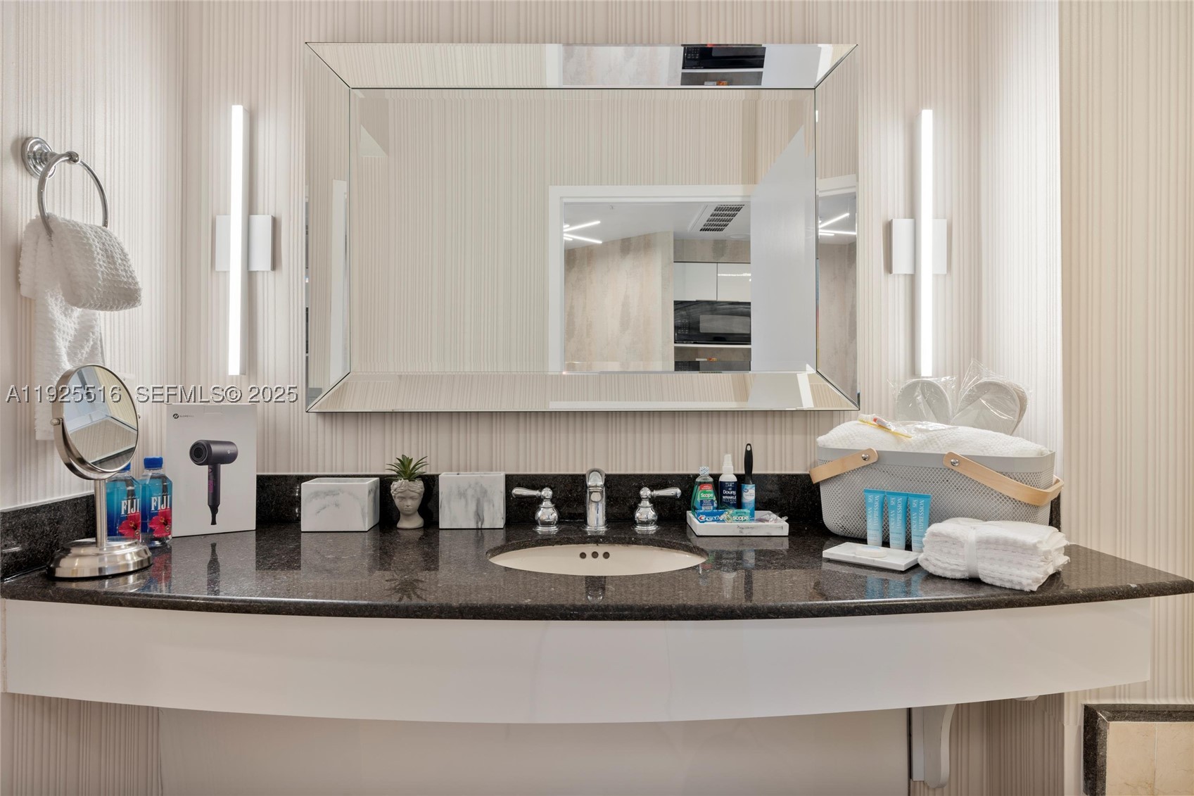 TRUMP INTERNATIONAL SONES - Residential