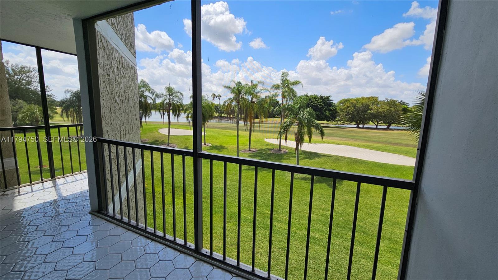COUNTRY CLUB APTS AT - Residential