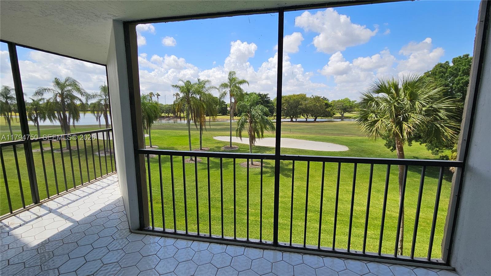 COUNTRY CLUB APTS AT - Residential