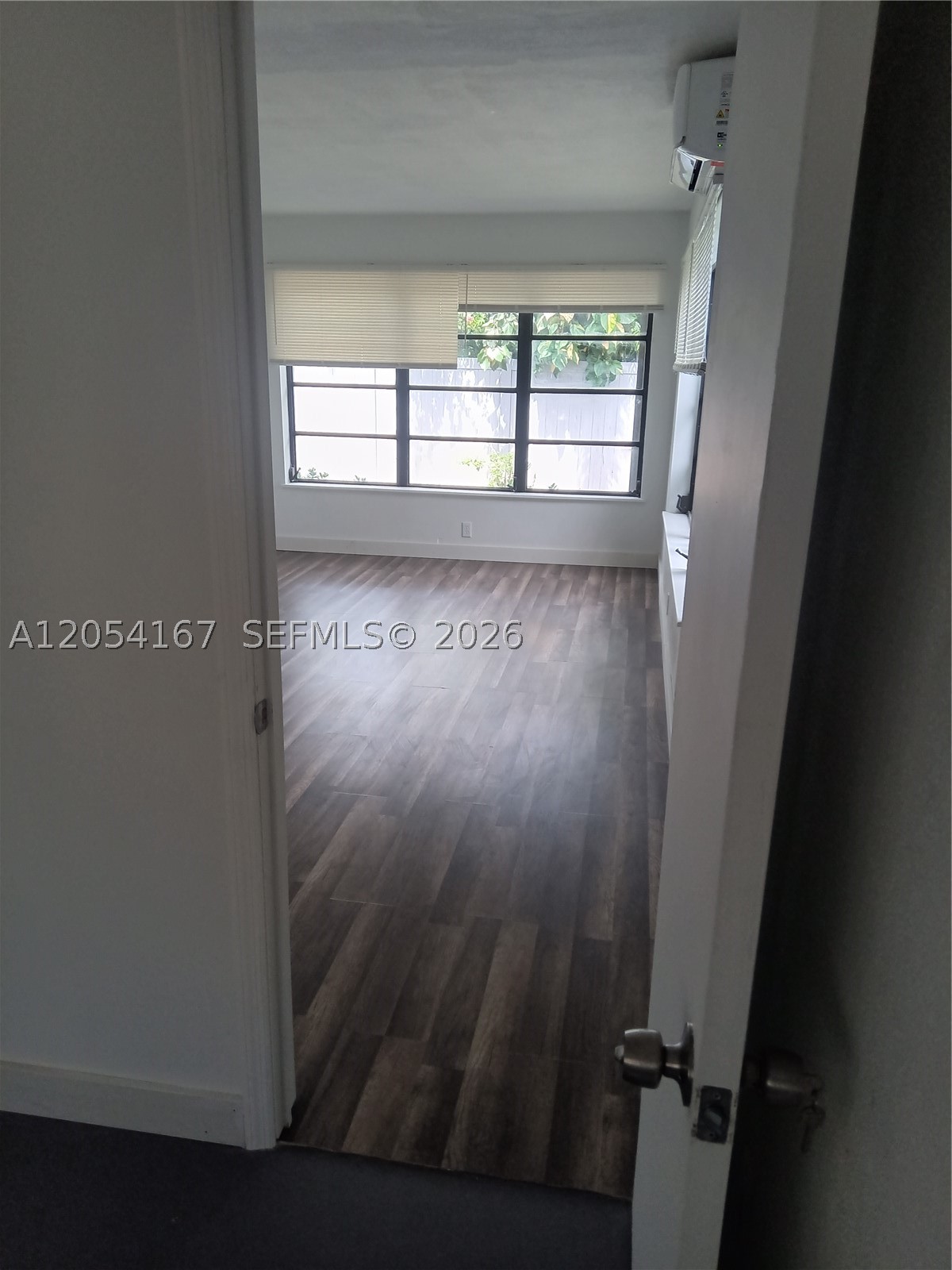 HOLLYWOOD LAKES SECTION - Residential Lease