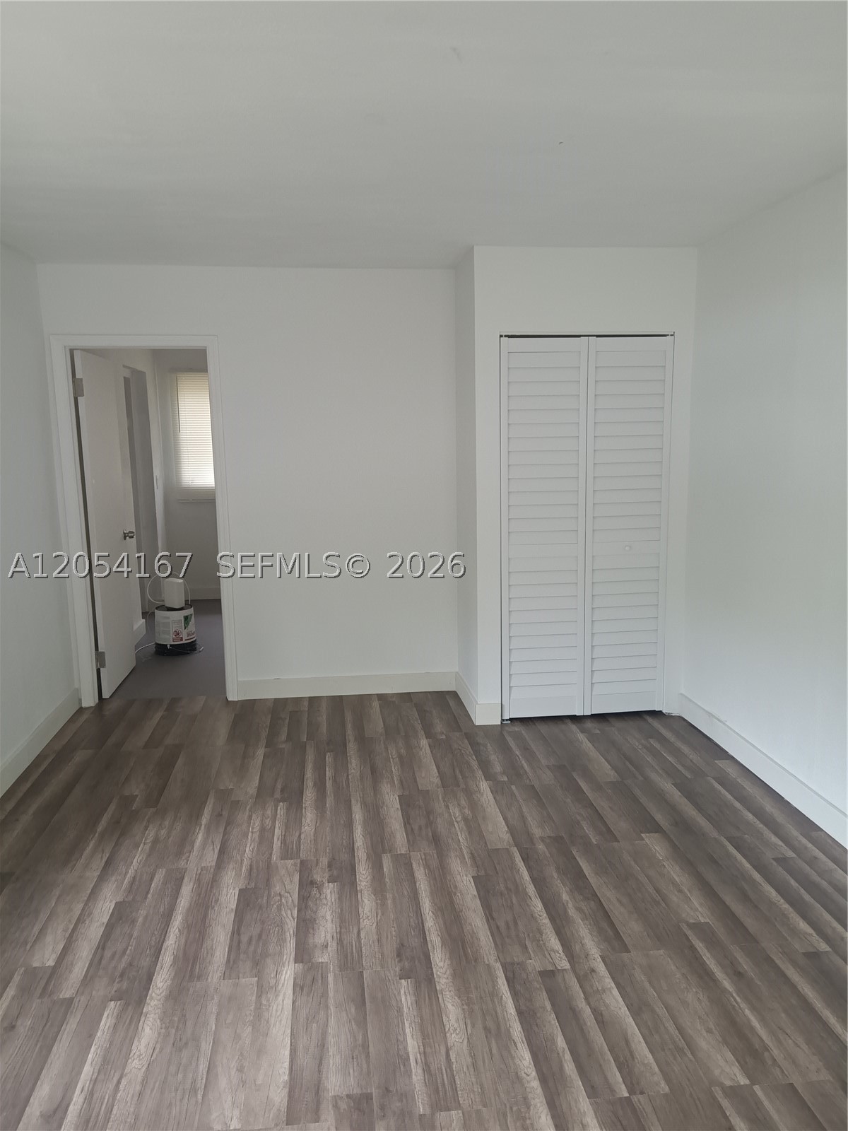 HOLLYWOOD LAKES SECTION - Residential Lease
